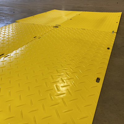 4X8 قدم المحمولة ورقة بلاستيكية مقاومة للاهتراء HDPE الوصول المؤقت الحصير الطريق