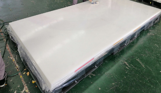 الصين سطح ناعم صيانة سهلة Uhmwpe نظام حلبة الثلج الخلفية الصناعية